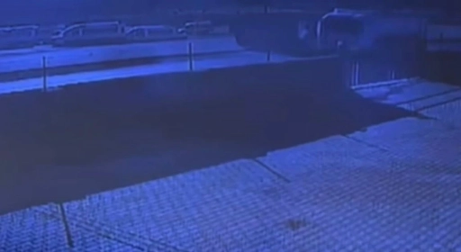 Feci kaza kamerada: Tır ile kafa kafaya çarpışan kamyonun sürücüsü öldü