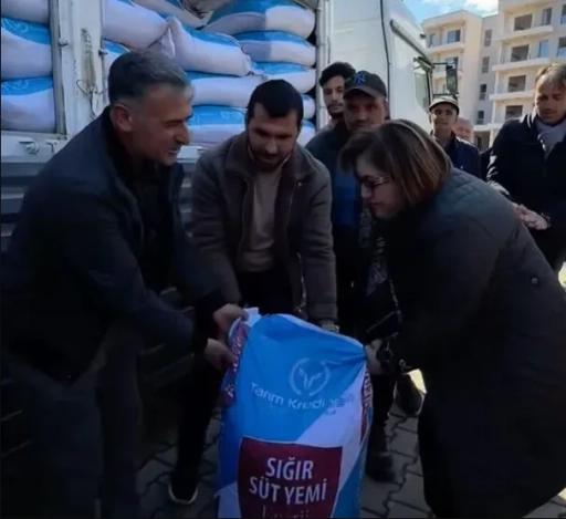 Gaziantep B&uuml;y&uuml;kşehir&rsquo;den Deprem B&ouml;lgesindeki &Uuml;reticilere Yem Hibesi