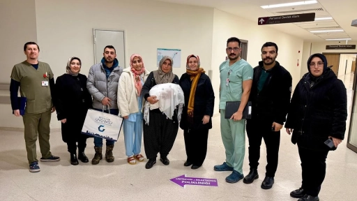 Gaziantep B&uuml;y&uuml;kşehir, yeni yılın ilk bebeğini g&uuml;venle evine ulaştırdı