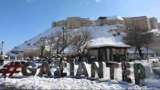 Gaziantep&rsquo;e Kar Uyarısı: G&ouml;zler Cuma G&uuml;n&uuml;ne &Ccedil;evrildi, Okullar Tatil Olacak mı?