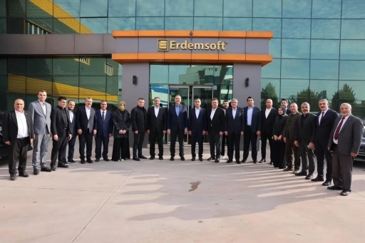 Gaziantep Ekonomisinin Lokomotifi Erdem Soft’a Gül ve AK Parti heyetinden Ziyaret