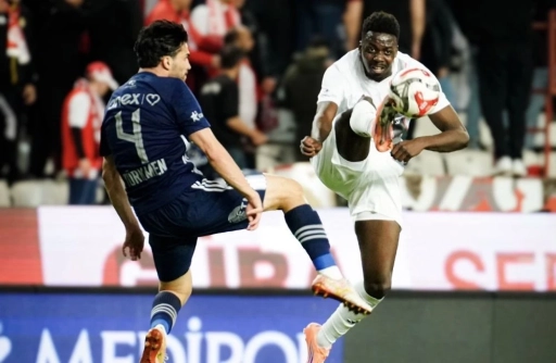 Gaziantep FK&rsquo;dan Antalya&rsquo;da Gol Şovu: 1-4