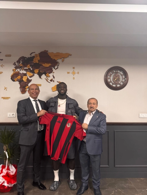 Gaziantep FK, Myenty Abena ile 2 Yıllık Sözleşme İmzaladı