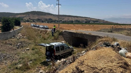 Gaziantep'te Hafif Ticari Araç Köprüden Uçtu!