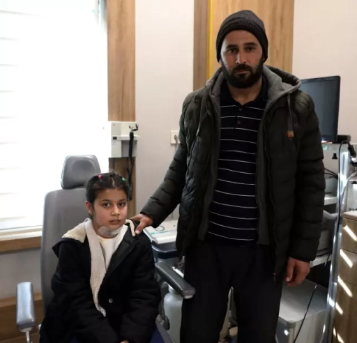 Gaziantep&rsquo;te markette dehşet: 11 yaşındaki &ccedil;ocuk atkısı sayesinde hayatta kaldı