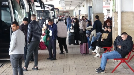 Gaziantep'te otogarda bayram yoğunluğu