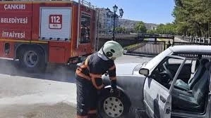 Gaziantep'te Seyir Halindeki Otomobil Alev Aldı