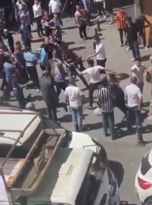 Gaziantep’te taraftar kavgası renkli görüntülere gölge düşürdü! Sopalar hava uçuştu