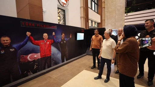 Gaziantep’te Uzayın Kapıları Aralanıyor: “Ufkun Ötesinde” Sergisi Ziyaretçilerini Bekliyor