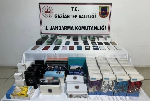 G&uuml;mr&uuml;k Ka&ccedil;ağı Telefonlara Jandarmadan Darbe