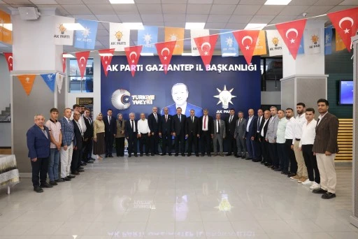 AK PARTİ GAZİANTEP, AİLESİNİ GENİŞLETİYOR! AK PARTİ&rsquo;YE 25 KİŞİLİK KATILIM