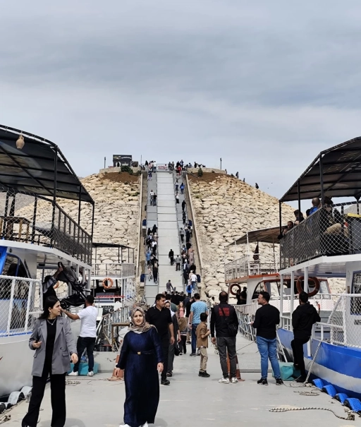 Hasankeyf’te Turizm Canlanıyor: Tekne Turları ve Su Sporları İlgi Görüyor