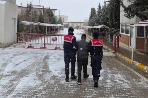Hırsızlık su&ccedil;undan 15 yıl cezayla aranan şahıs yakalandı