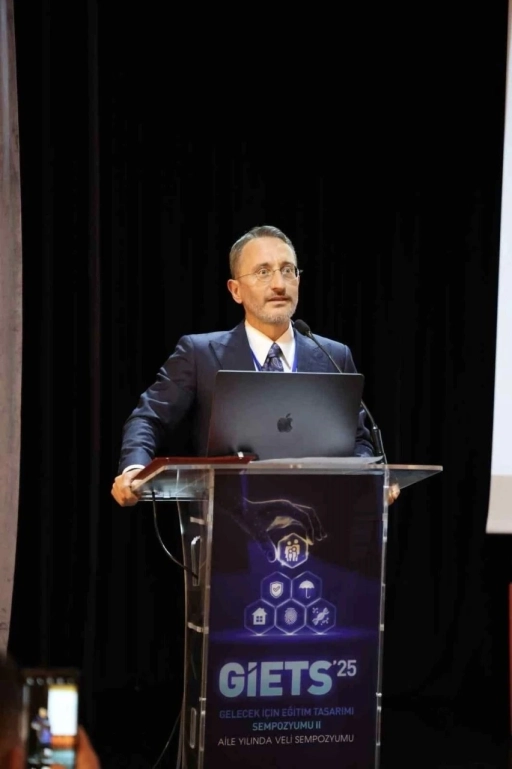 İletişim Başkanı Altun: "Günümüzde dijital medya ve sosyal medya mecraları, dezenformasyonu katbekat artıran bir gelişme"