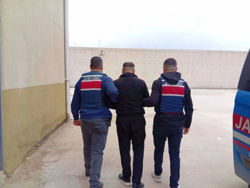 Jandarmadan G&ouml;&ccedil;men Ka&ccedil;ak&ccedil;ilarina Operasyon