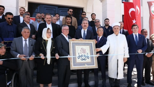 Kaplan Ailesi hayırda da yarışıyor…