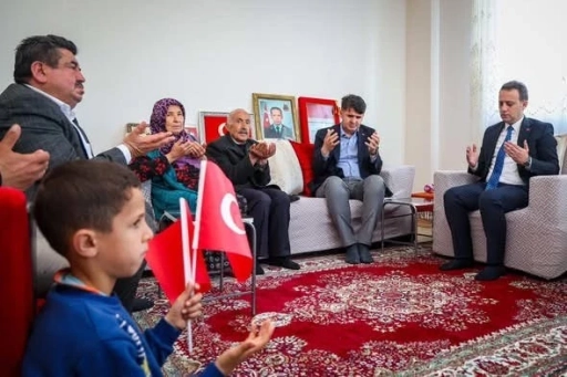 Kilis&rsquo;te Duygusal ve Yoğun Program! Vali Kalaylı K&ouml;y K&ouml;y Geziyor