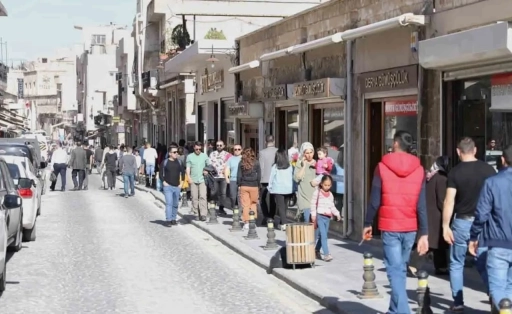 Mardin’de Tarihi Dokuya Aykırı Uygulamalar Kaldırılıyor