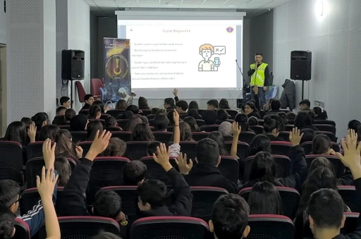 Mardin İl Jandarma Komutanlığı&rsquo;ndan Siber Farkındalık Eğitimi