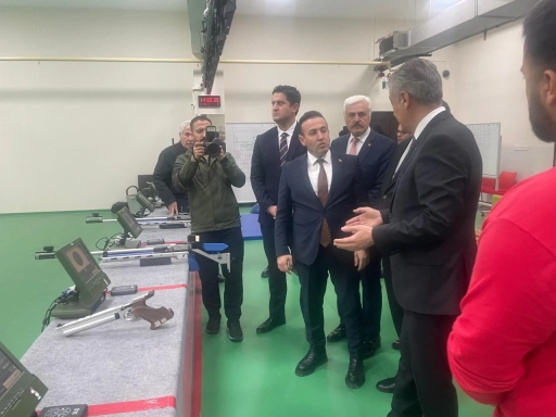 Mardin Valisi Akkoyun Poligonda İlk Atışta Hedefi Vurdu