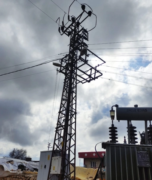 Mazıdağı&rsquo;ndaki Elektrik Kesintisi İddialarına Yanıt: Mazıdağı Evciler Mahallesi&rsquo;ndeki Trafo Ka&ccedil;ak Kullanım Nedeniyle Devre Dışı Kaldı