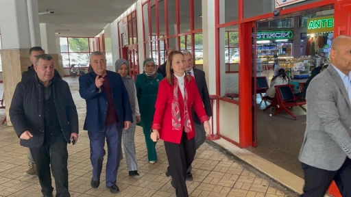 Milletvekili Derya Bakbak&rsquo;tan Otogarda Bayram Mesaisi