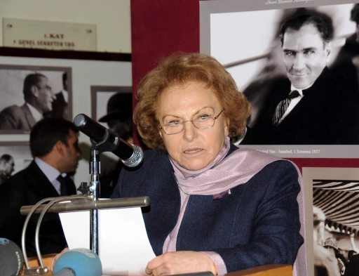 Nüket Ersoy vefat etti.