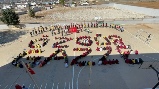Ortaokul Öğrencilerinden “Özgür Gazze” Koreografisi