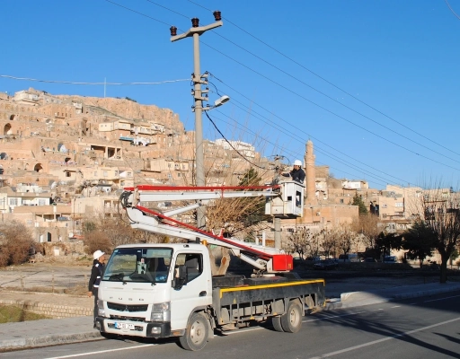 Tarihi Kente Modern Dokunuş:Dicle Elektrik Mardin’de Aydınlatma Altyapısını Güçlendirdi