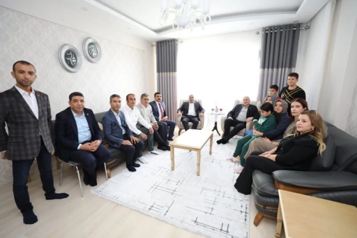 TBMM İdari Amiri Sermet Atay, Akkent Mahallesi’nde Vatandaşlarla Buluştu
