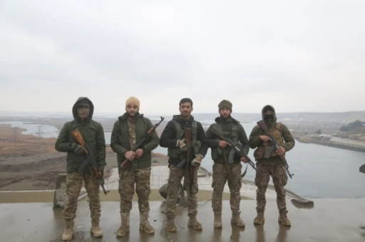 YPG bozguna uğradı, Şam'a teslim oldu